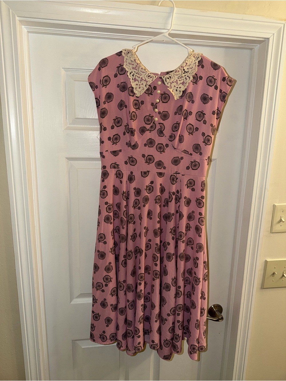 Hell Bunny Vixen Pink Fit-and-Flare Dress with Cream Lace Collar M - Picture 2 of 4